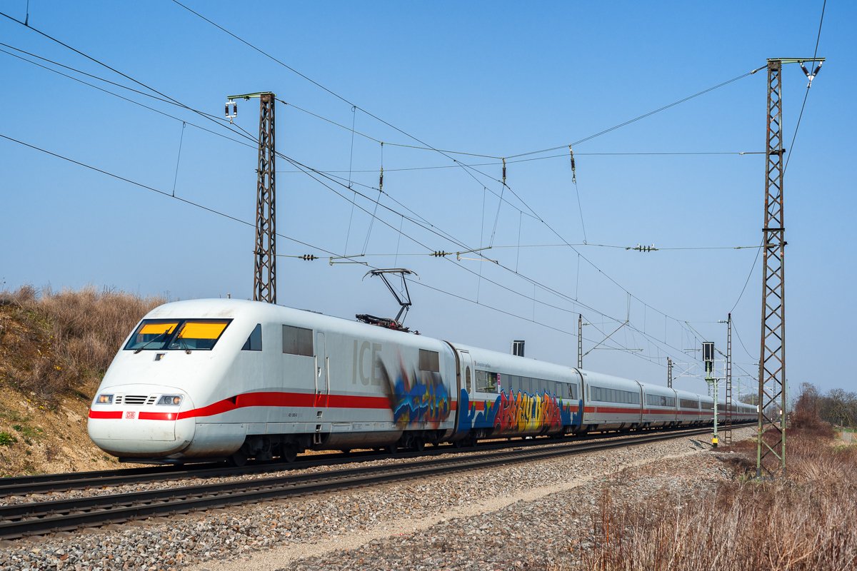 Graffiti Train - Photo by ShiggiSiggi (2014)