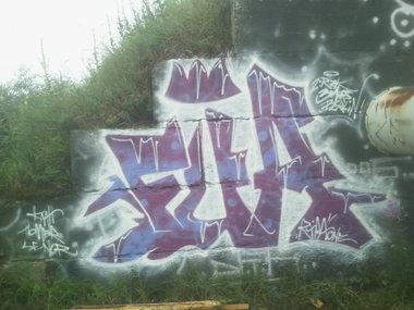 Graffiti Bombing - Photo by Shizzler - FUA, RZK (2012)
