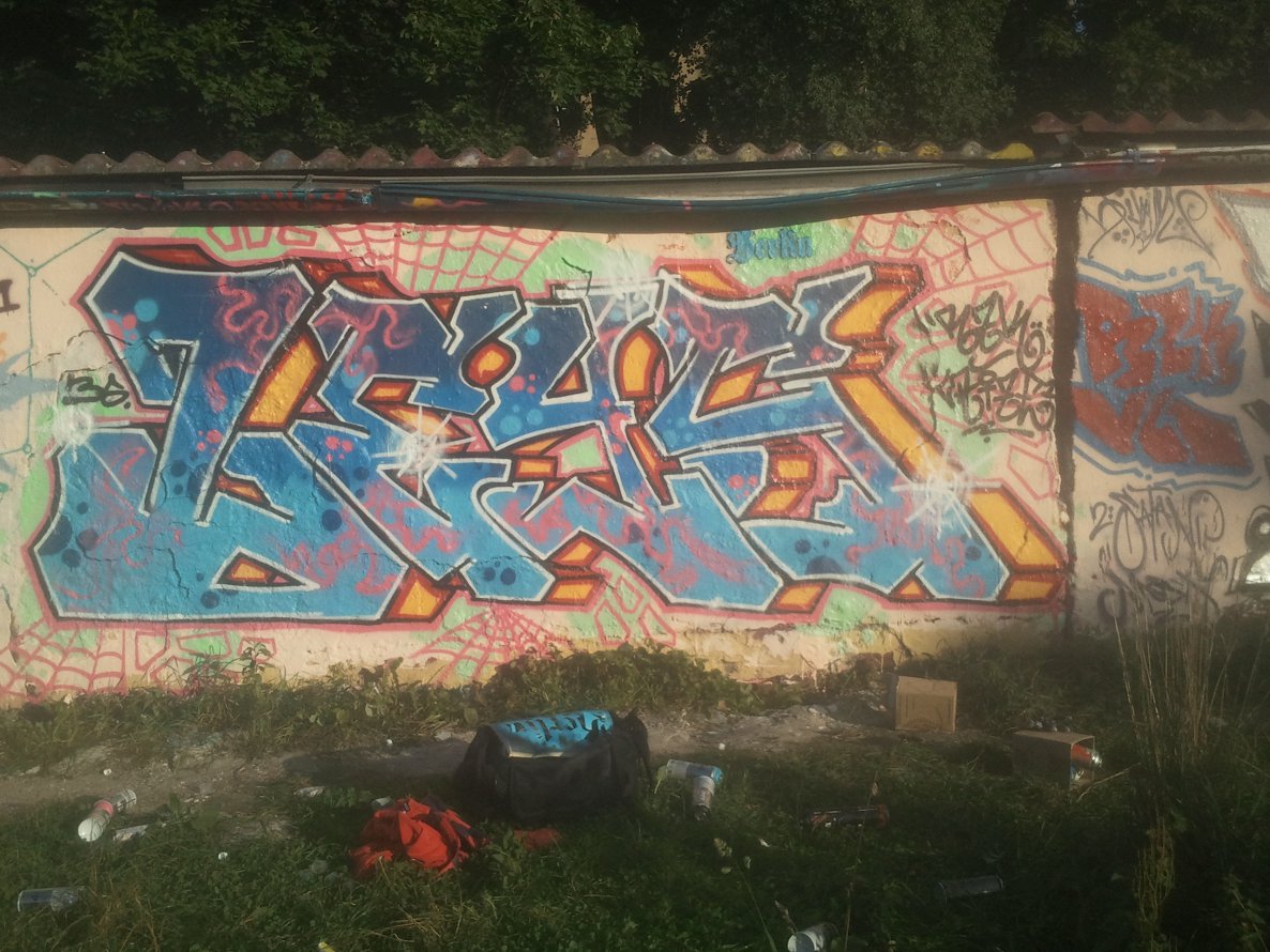 Graffiti Wall - Photo by Shizzler - Leys, RZK (2012)