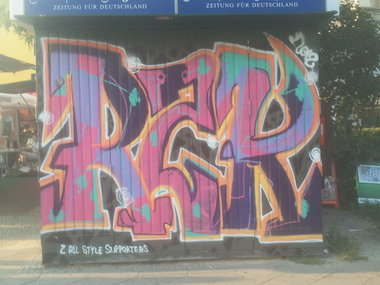 Graffiti Bombing - Photo by Shizzler - RZK