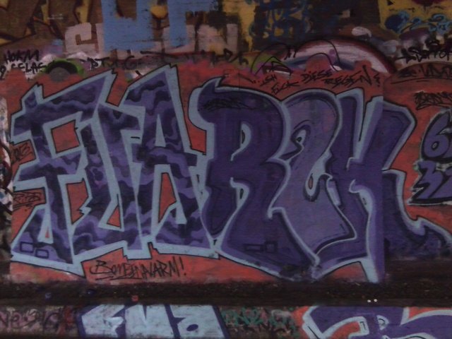 Graffiti Bombing - Photo by Shizzler - FUA, RZK