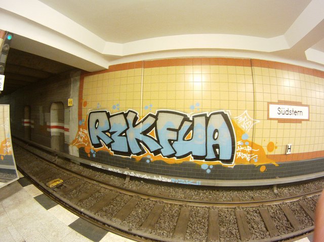 Graffiti Bombing - Photo by Shizzler - RZK, FUA