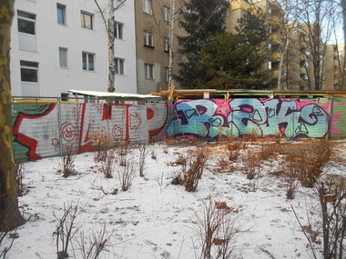 Graffiti Bombing - Photo by Shizzler - 1UP, RZK