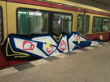 Graffiti Train - Photo by Shizzler - Zouk, RCK
