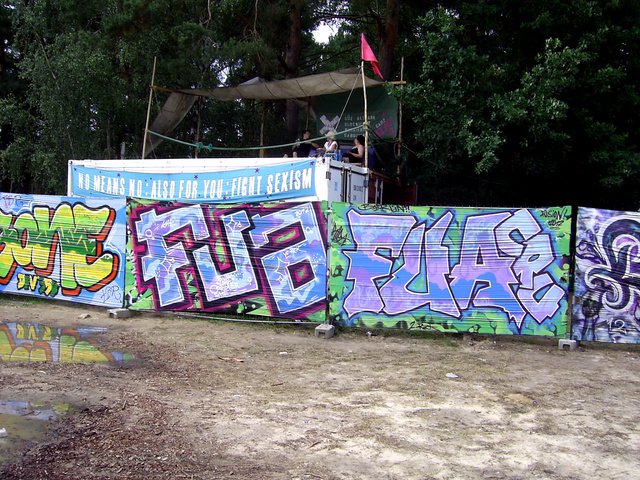 Graffiti Wall - Photo by Shizzler - FUA (2012)