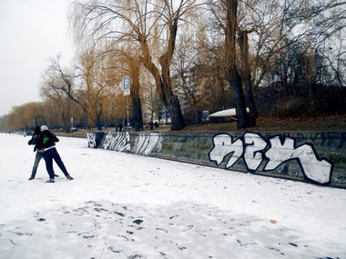 Graffiti Bombing - Photo by Shizzler - RZK, VLD