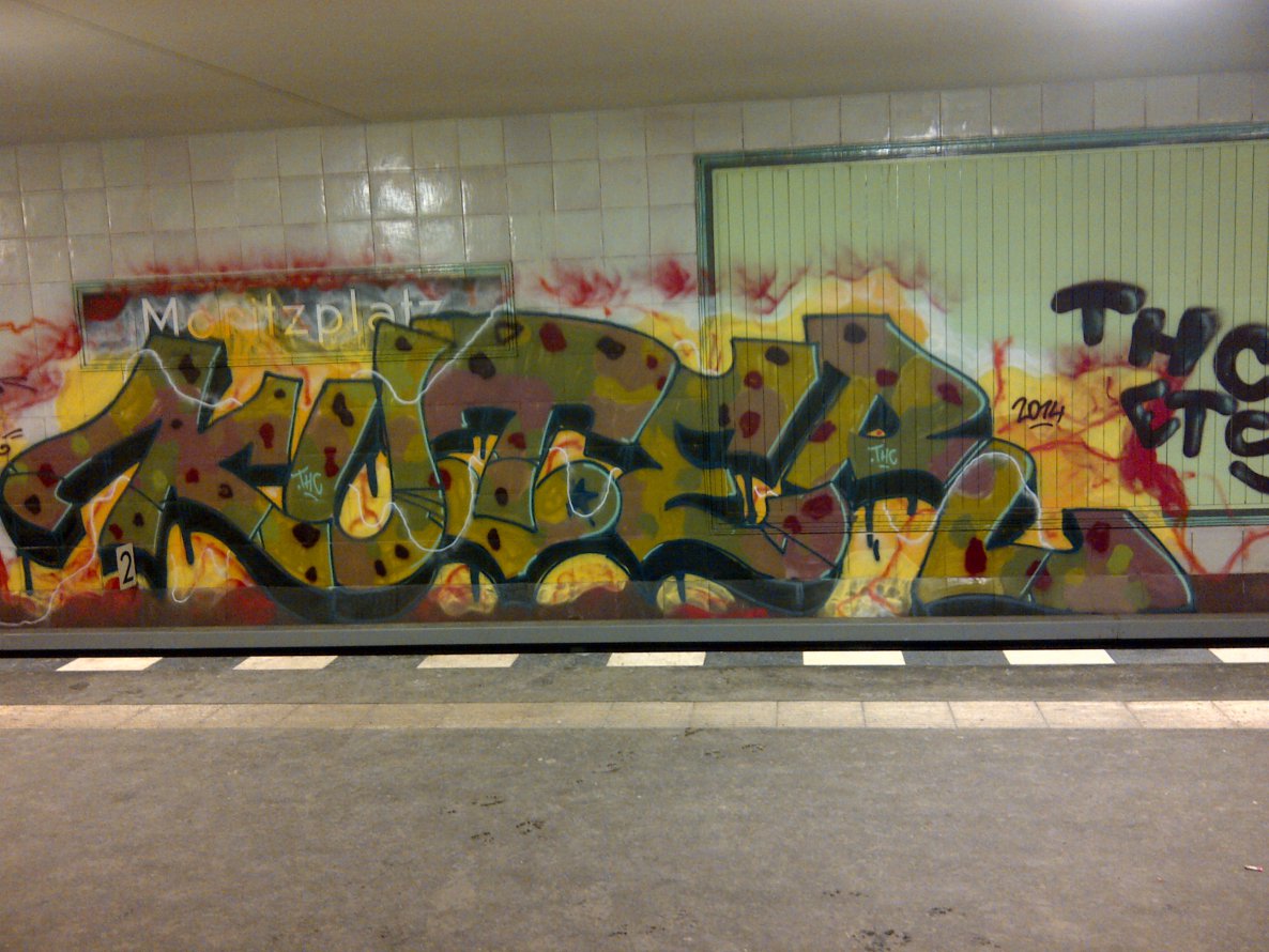 Graffiti Bombing - Photo by Shizzler - Kuter, THC