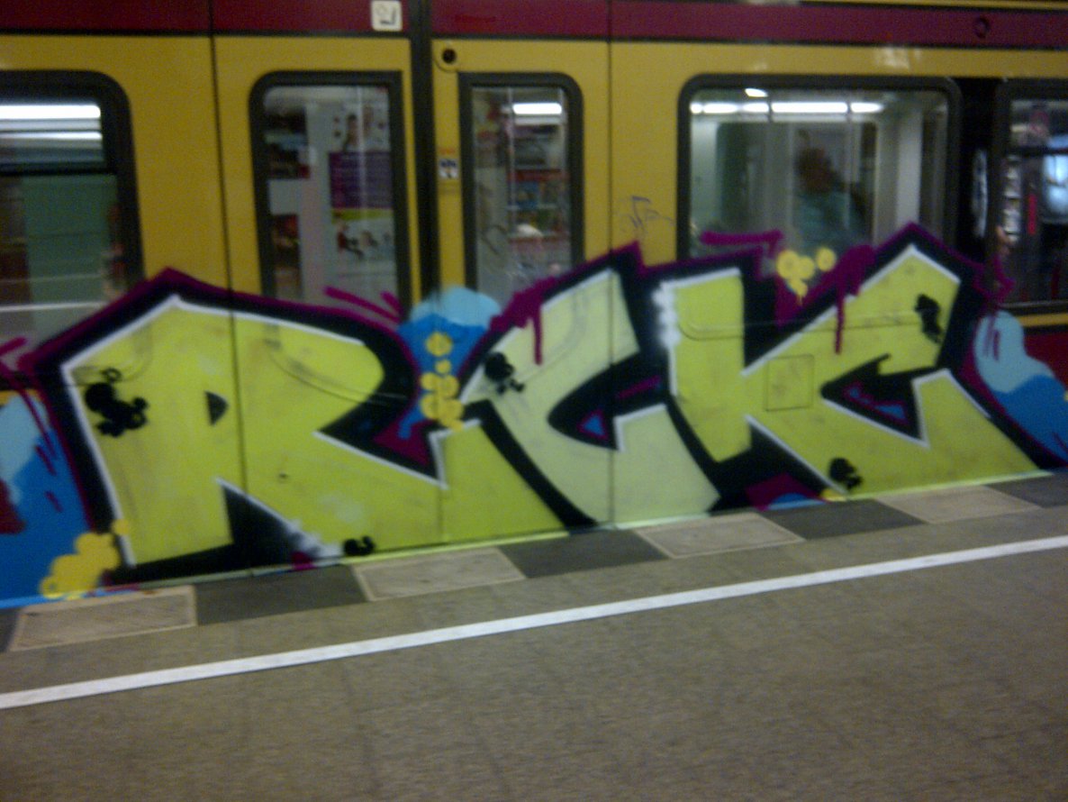 Graffiti Train - Photo by Shizzler - RCK (2014)