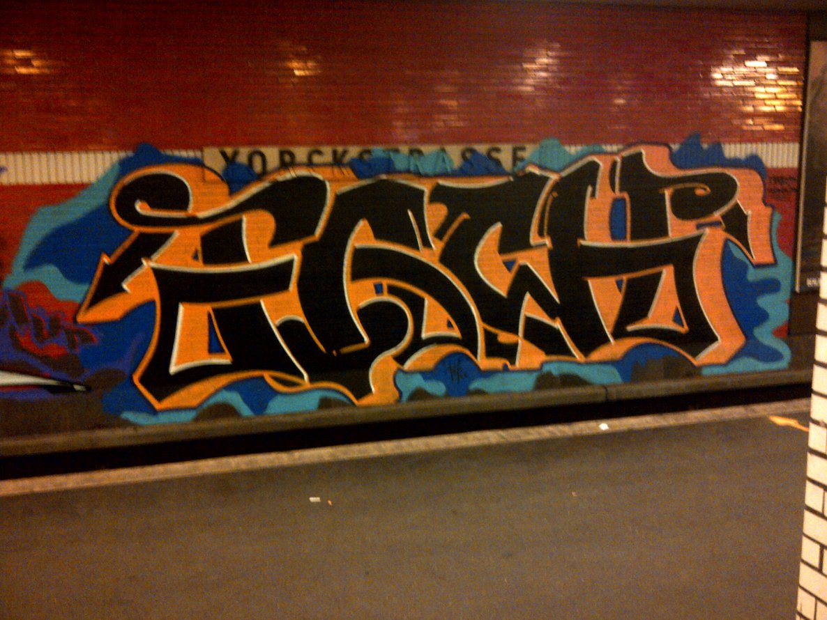Graffiti Bombing - Photo by Shizzler - Fach (2014)