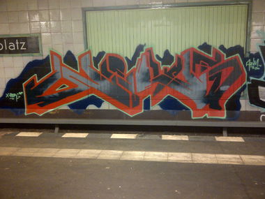 Graffiti Bombing - Photo by Shizzler - Virus (2014)