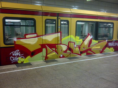 Graffiti Train - Photo by Shizzler - Trus (2014)