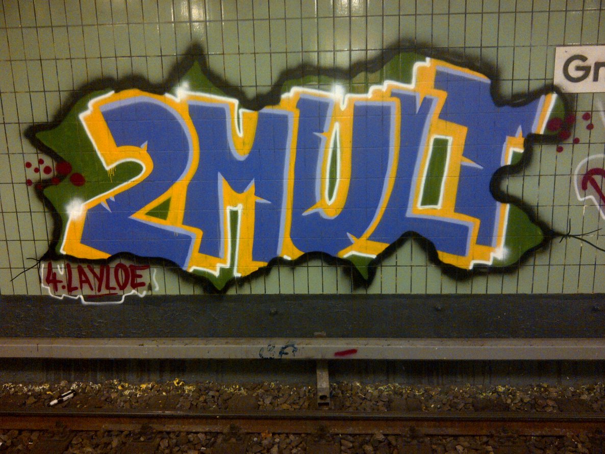 Graffiti Bombing - Photo by Shizzler - 2Mult