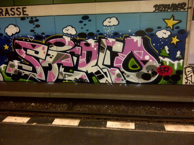 Graffiti Bombing - Photo by Shizzler - Stereo