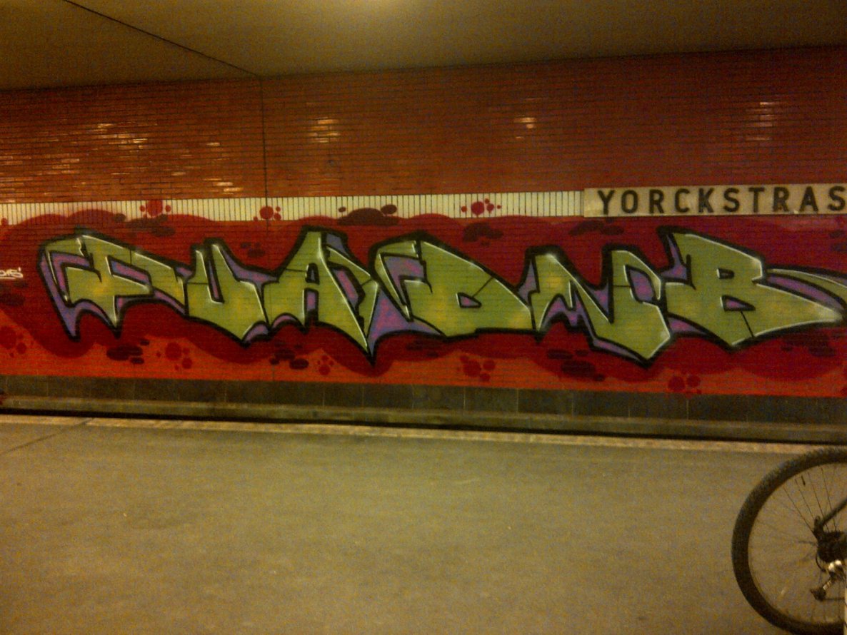 Graffiti Bombing - Photo by Shizzler - FUA, DNB, Lenor (2015)