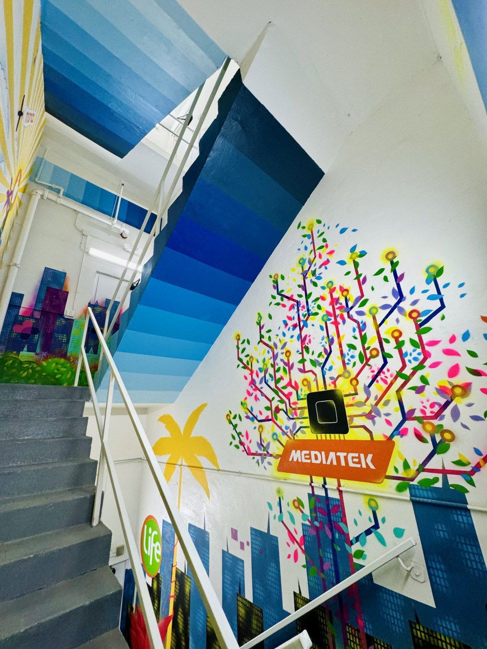 Graffiti Wall in Hollywood - Photo by Shoker - mural, shoker, Art1 (2024)