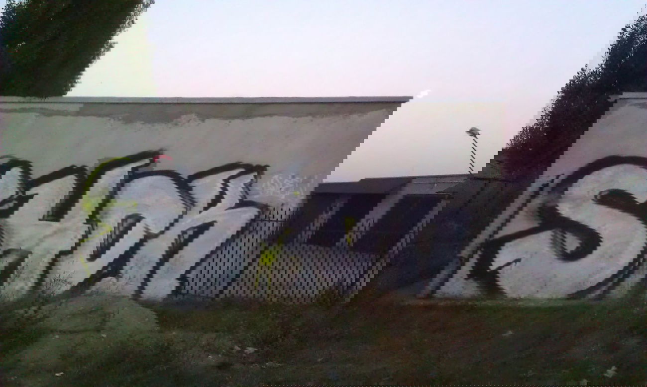 Graffiti Wall - Photo by Shoker1 (2013)