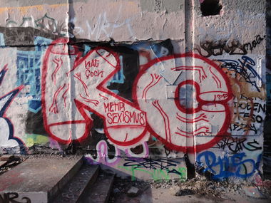 Graffiti Bombing - Photo by Shroom - KClove