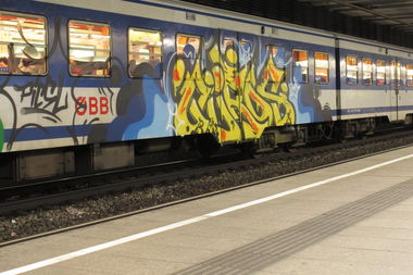 Graffiti Train - Photo by ShrotterSpotter - wine (2015)
