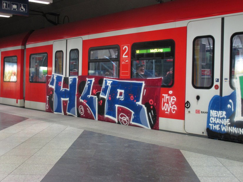 Graffiti Train - Photo by ShrotterSpotter (2013)