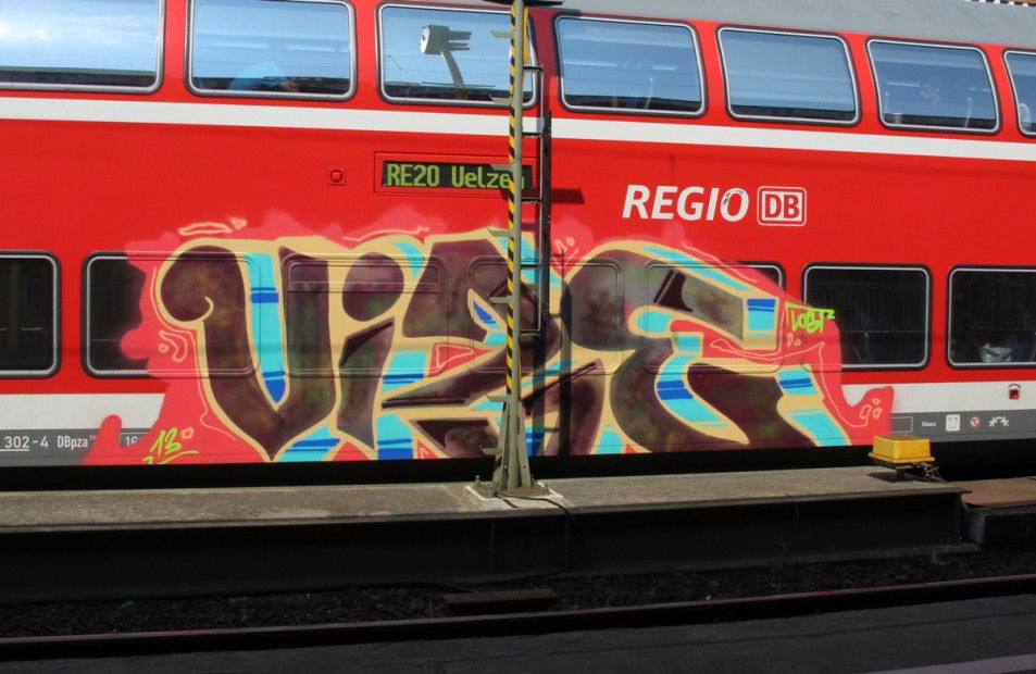 Graffiti Train in Magdeburg - Photo by ShrotterSpotter - vize, lost, magdeburg (2013)