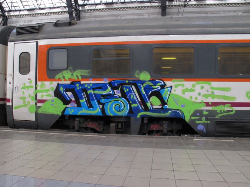 Graffiti Train in Barcelona - Photo by ShrotterSpotter - barcelona, panels, prs (2013)