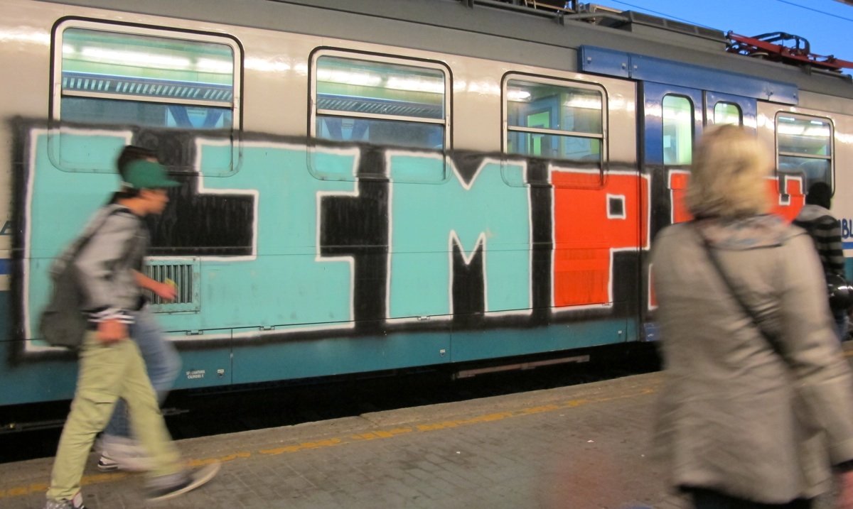 Graffiti Train in Florence - Photo by ShrotterSpotter - Limp, H, Firenze (2013)