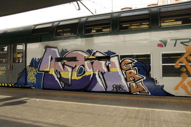 Graffiti Train - Photo by ShrotterSpotter - milan, italy (2015)