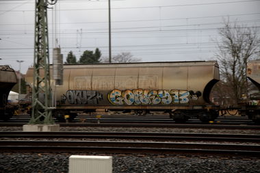 Graffiti Train - Photo by ShrotterSpotter - OKUZ, Gorky73, freighttraingraffiti (2015)