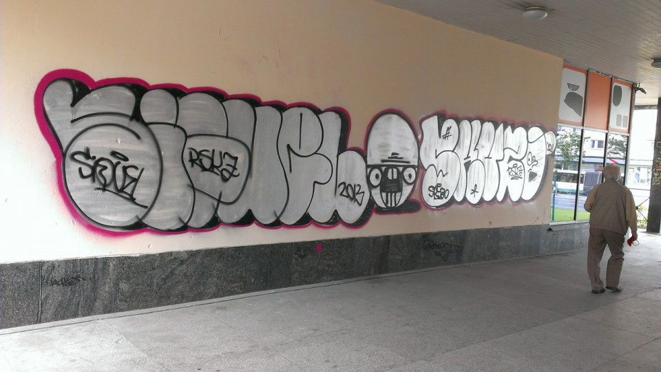 Graffiti Bombing in St.Petersburg - Photo by SiQuel - siquel, skyzo, rskz (2013)