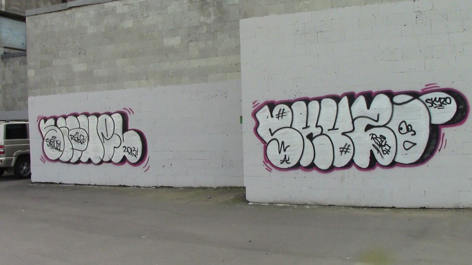 Graffiti Bombing in St.Petersburg - Photo by SiQuel - siquel, skyzo, rskz (2013)