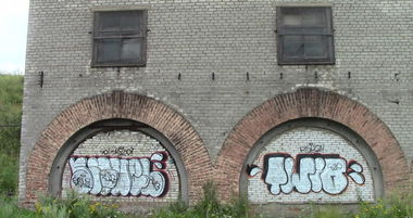 Graffiti Bombing in Volkhov - Photo by SiQuel - siquel, twio, rskz (2013)