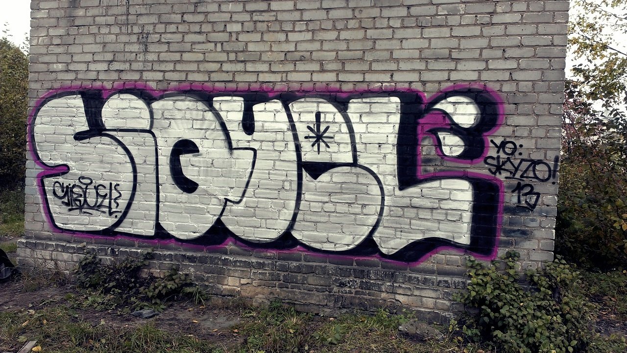 Graffiti Bombing in Volkhov - Photo by SiQuel - siquel, rskz, bombing (2013)