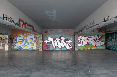 Graffiti Wall - Photo by Sibel - sibel, touce, stare (2016)