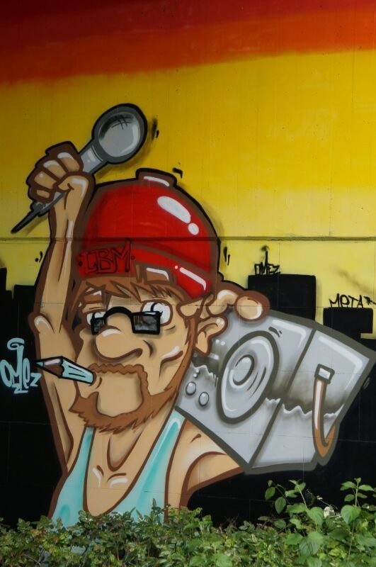 Graffiti Wall - Photo by Silversurfer - bboy, omez, lbm