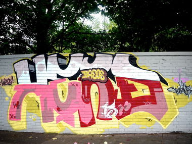 Graffiti Wall in Dusseldorf - Photo by SirJankins - Head, HD, HD (2013)