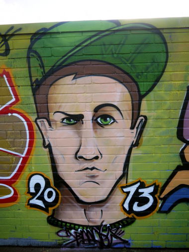 Graffiti Wall in Dusseldorf - Photo by SirJankins - baeos, grün, cap (2013)