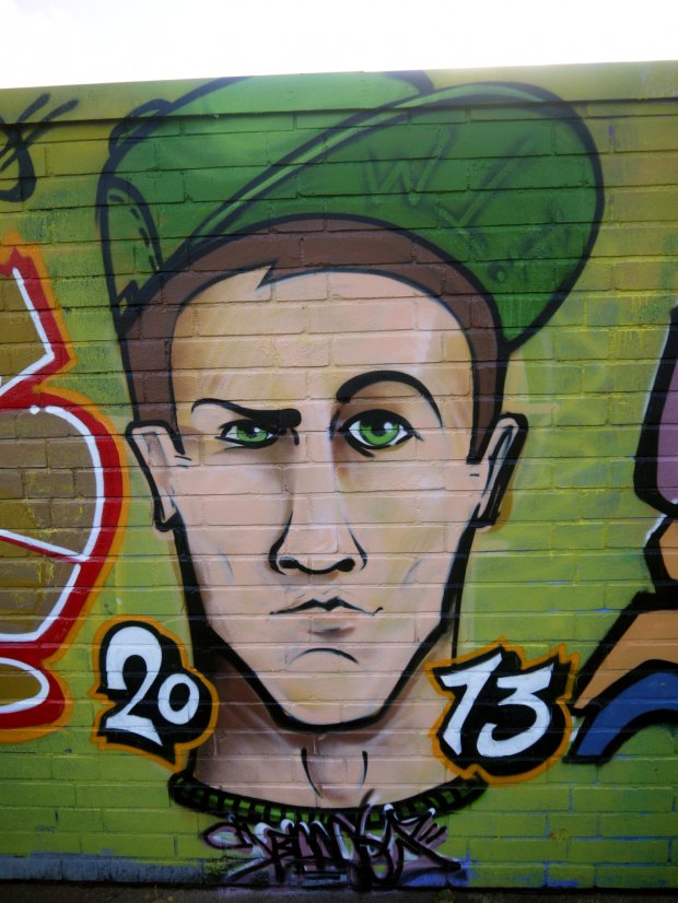 Graffiti Wall in Dusseldorf - Photo by SirJankins - baeos, grün, cap (2013)