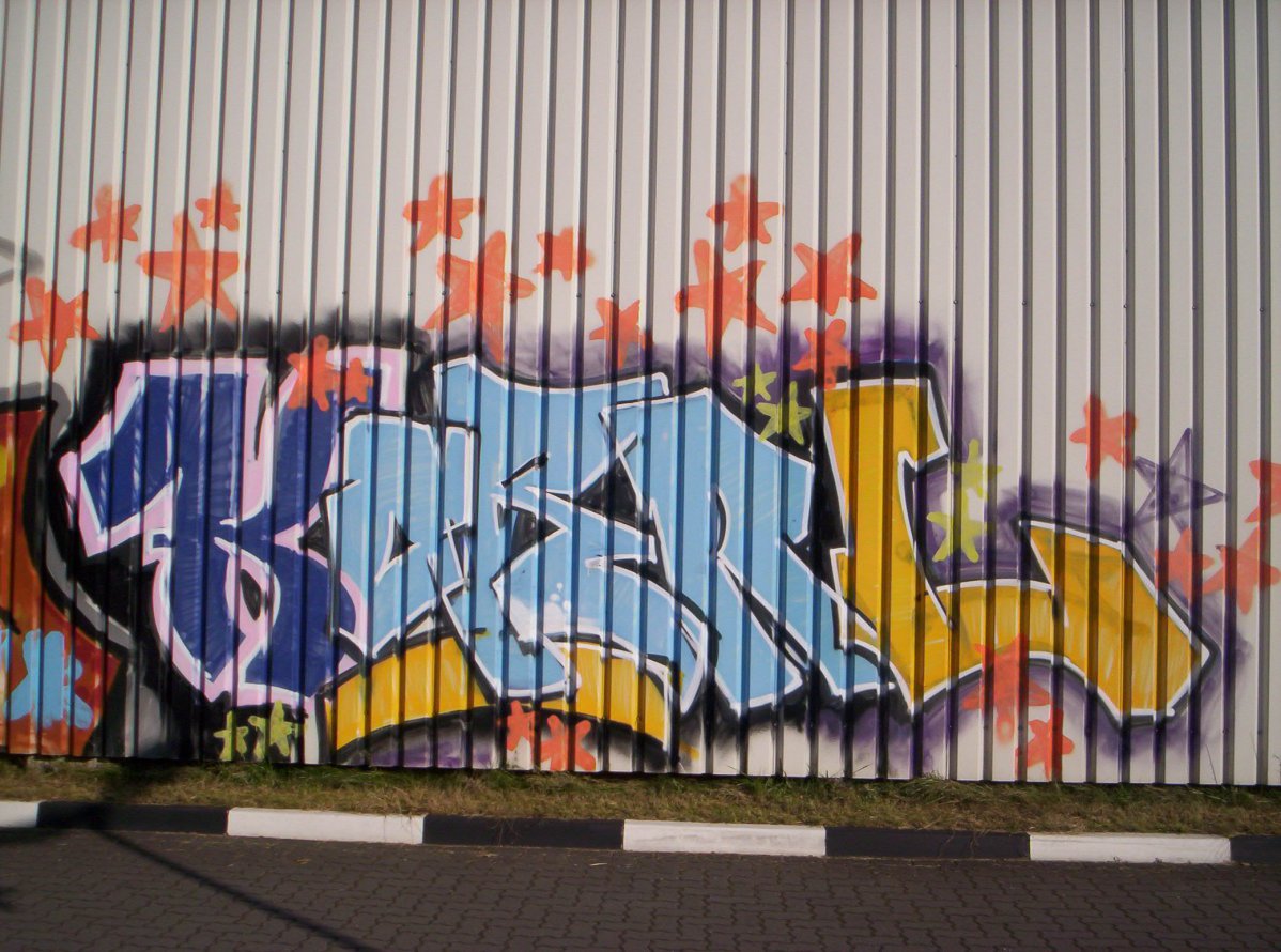 Graffiti Bombing in Hamburg - Photo by Sirg - koral, bk, dsu