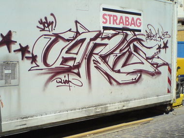 Graffiti Bombing - Photo by Sirg - aris, yck