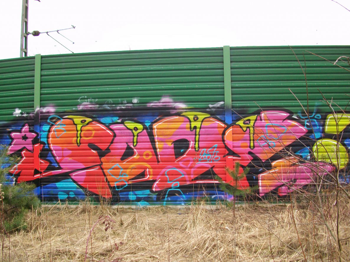 Graffiti Bombing in Hamburg - Photo by Sirg - code, gms