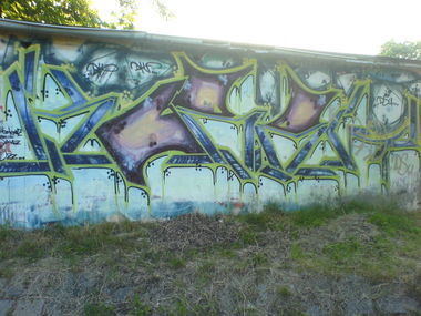 Graffiti Wall in Hamburg - Photo by Sirg - koral, bk, dsu