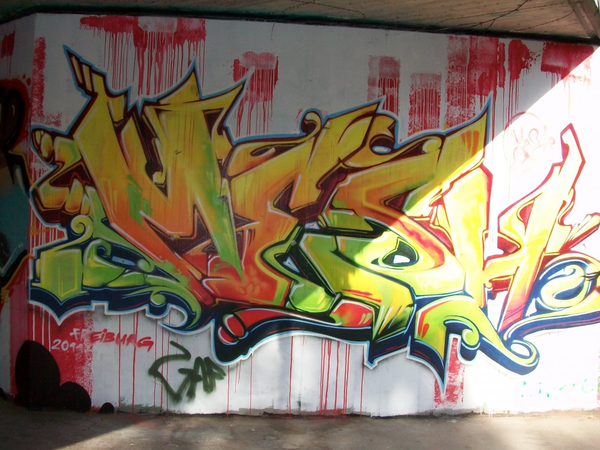 Graffiti Wall in Freiburg - Photo by Sirg - mesh