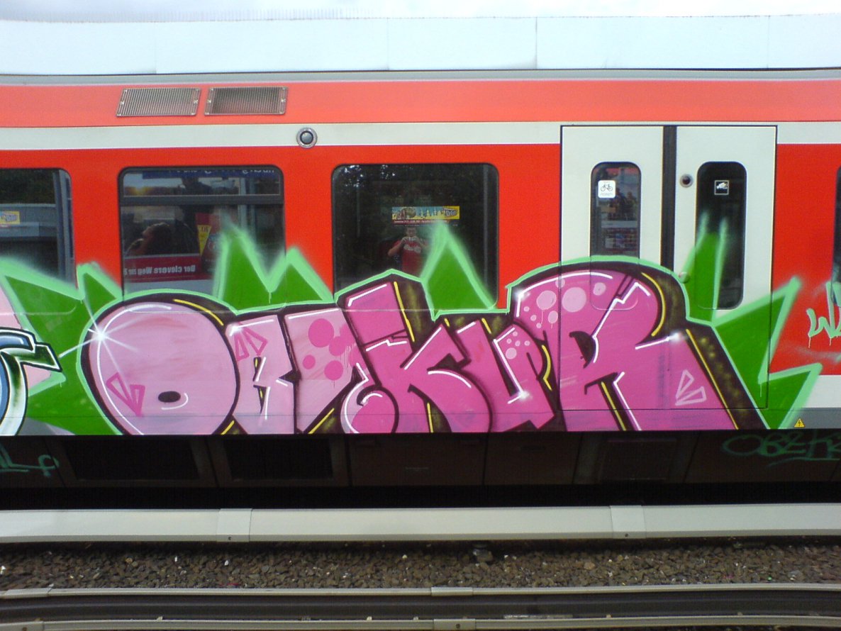 Graffiti Train in Hamburg - Photo by Sirg - obskur, wl, rdk