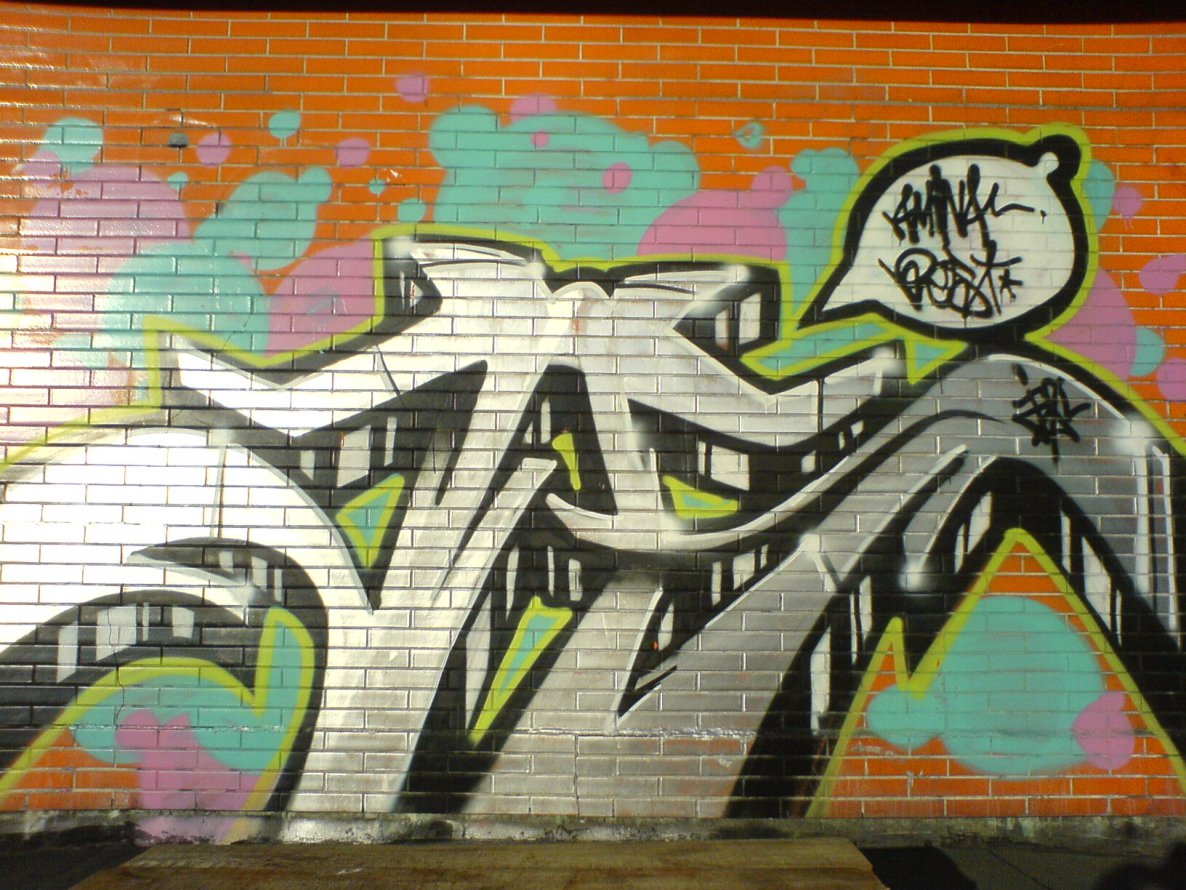 Graffiti Wall in Hamburg - Photo by Sirg - js