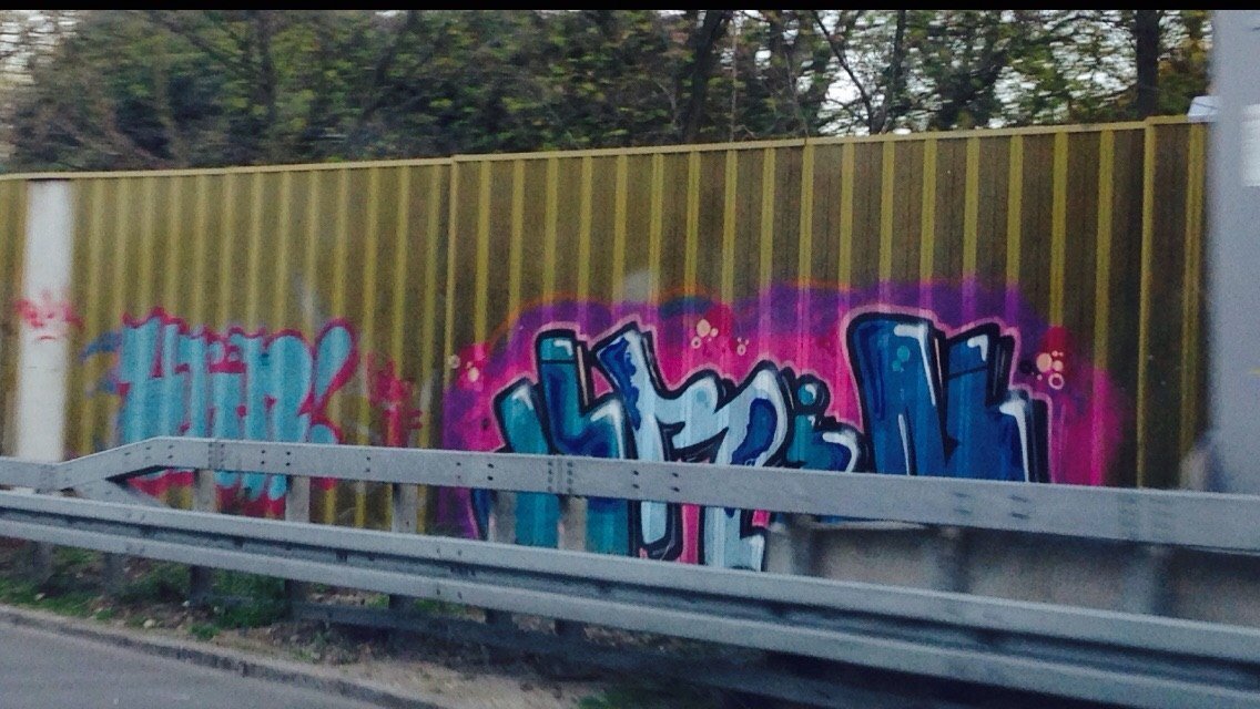 Graffiti Bombing - Photo by SixOhFive - Urin