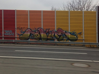 Graffiti Bombing - Photo by SixOhFive - Cokus