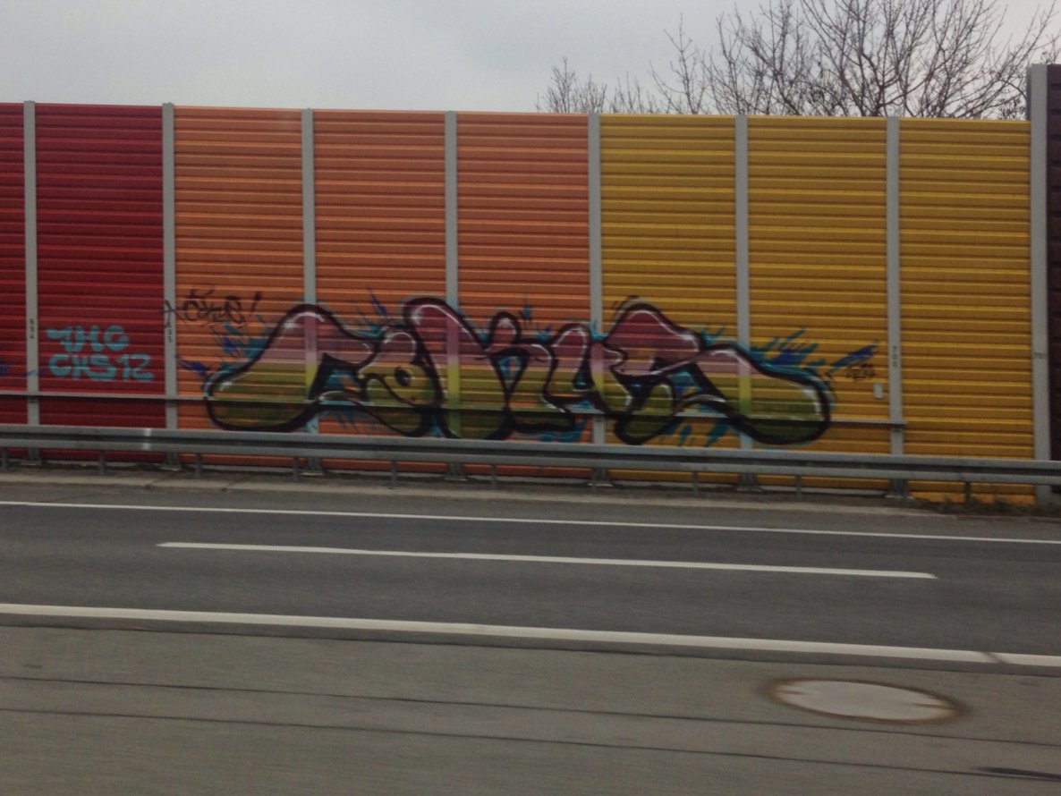 Graffiti Bombing - Photo by SixOhFive - Cokus