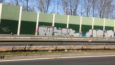 Graffiti Bombing - Photo by SixOhFive - Ports