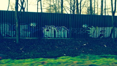 Graffiti Bombing - Photo by SixOhFive - Urin