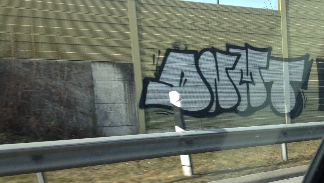 Graffiti Bombing - Photo by SixOhFive - DNMT